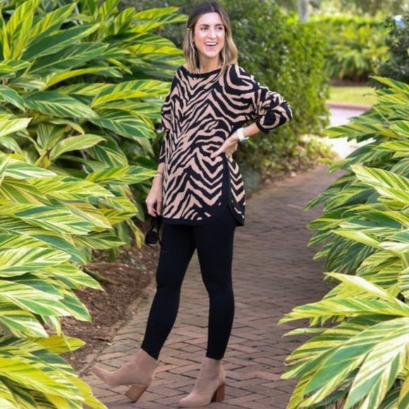 Cabi Dani Pull Over Animal Print Sweater | Brown Black | Size Large